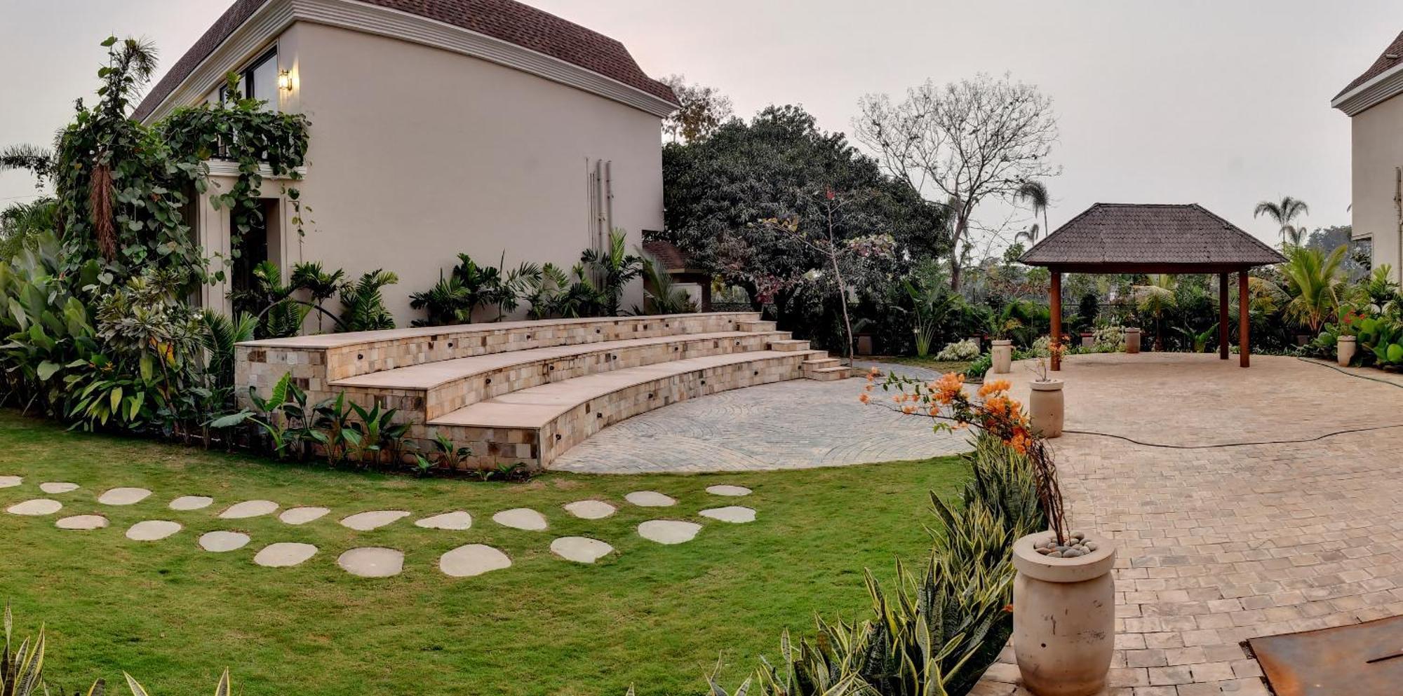 Maira Resort And Convention Center Raipur  Exterior photo